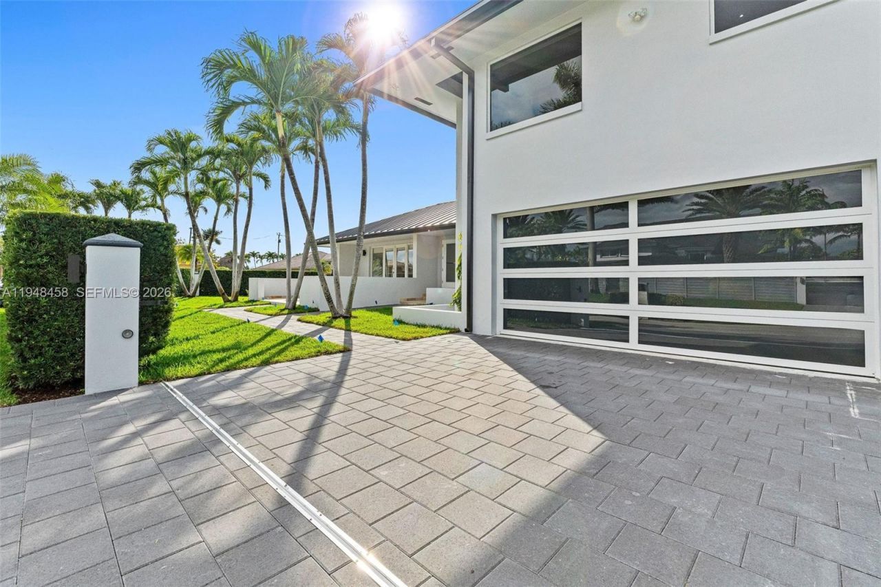 9901 NW 130th St , Hialeah Gardens, FL 33018 Photo