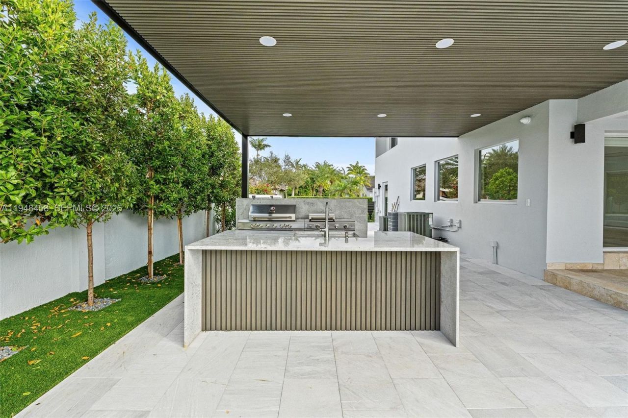 9901 NW 130th St , Hialeah Gardens, FL 33018 Photo