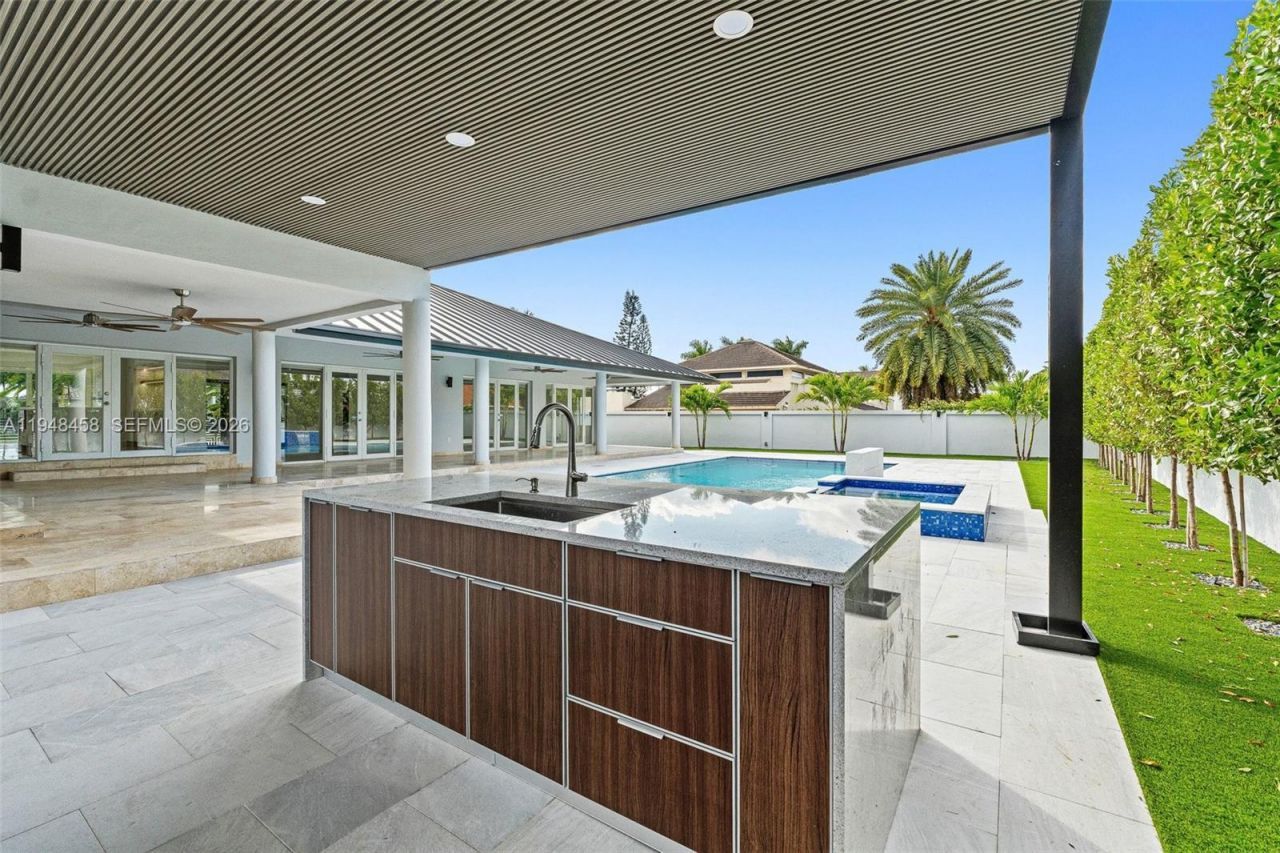 9901 NW 130th St , Hialeah Gardens, FL 33018 Photo