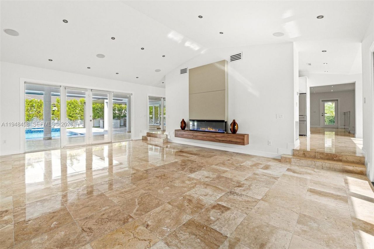 9901 NW 130th St , Hialeah Gardens, FL 33018 Photo