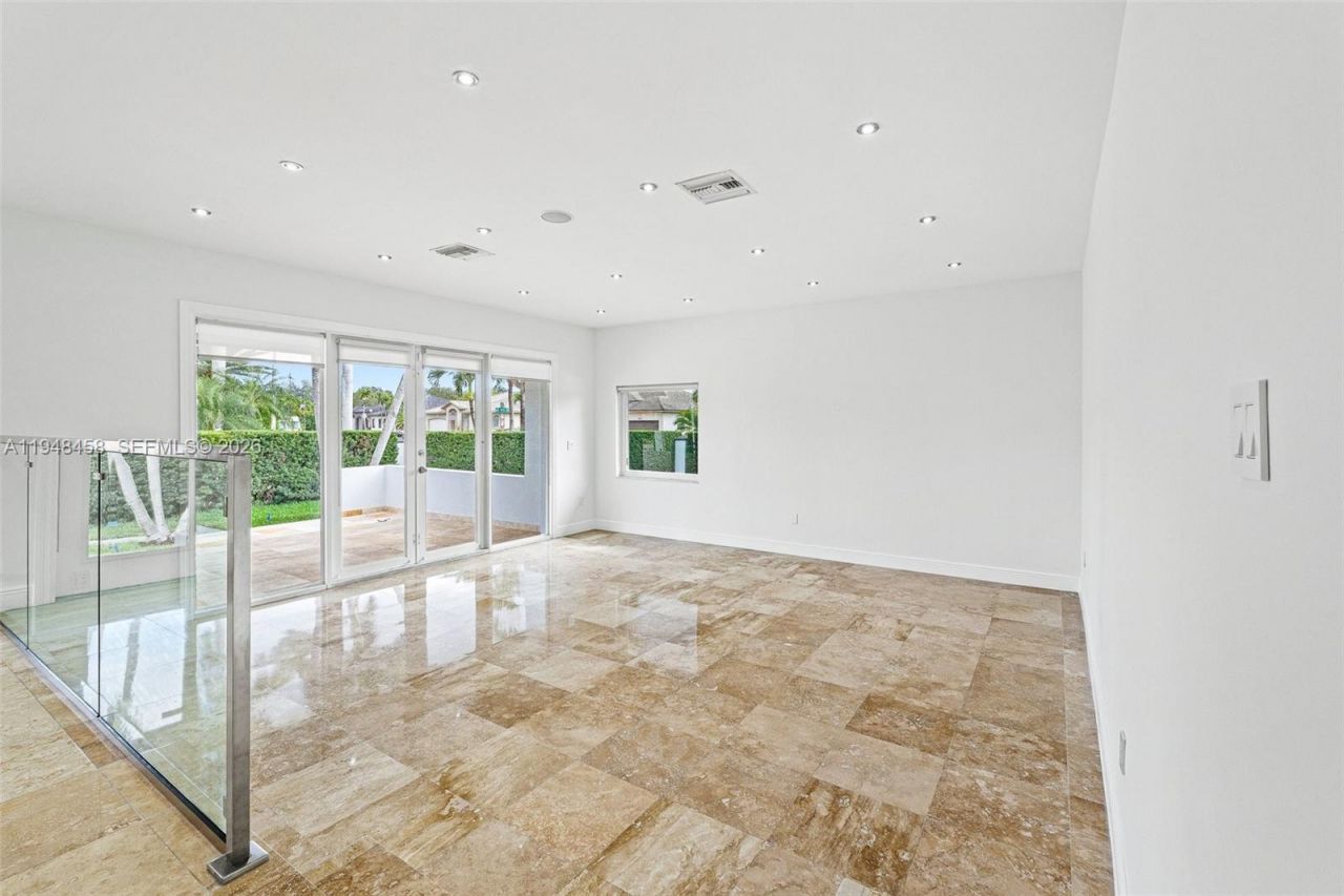 9901 NW 130th St , Hialeah Gardens, FL 33018 Photo