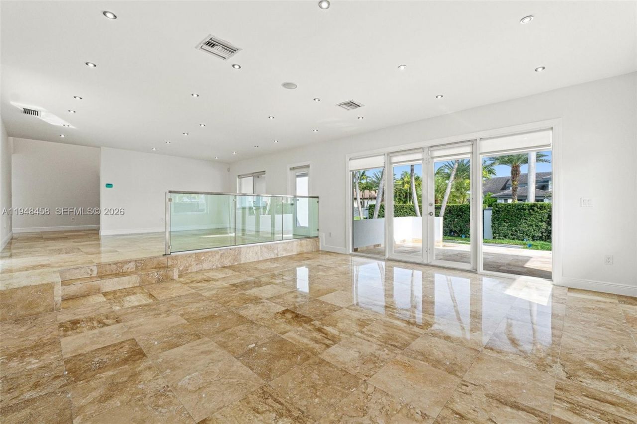 9901 NW 130th St , Hialeah Gardens, FL 33018 Photo