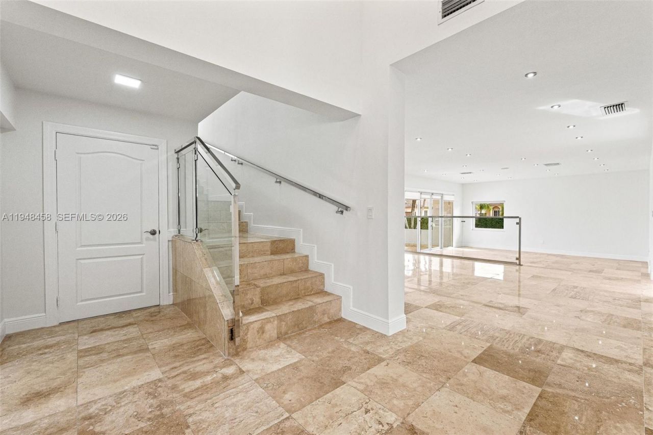 9901 NW 130th St , Hialeah Gardens, FL 33018 Photo