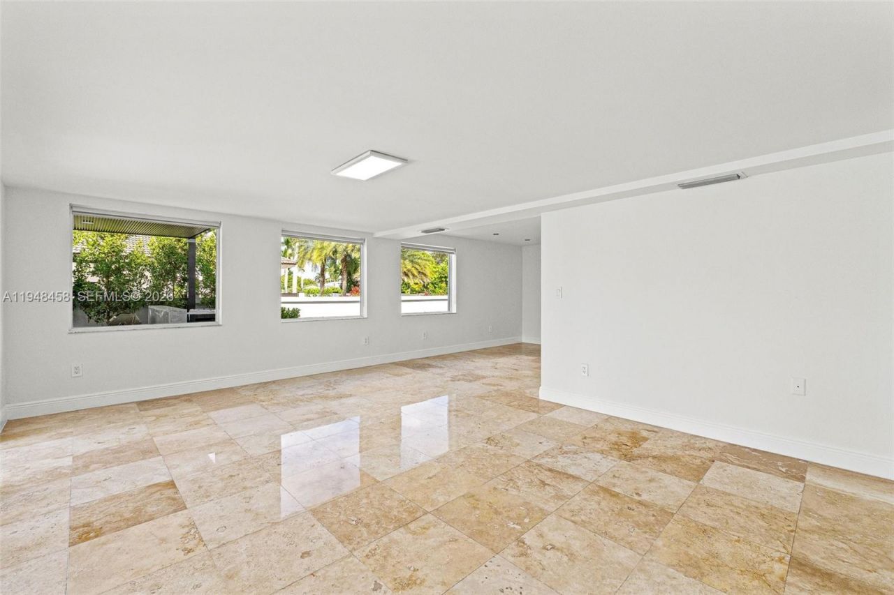 9901 NW 130th St , Hialeah Gardens, FL 33018 Photo