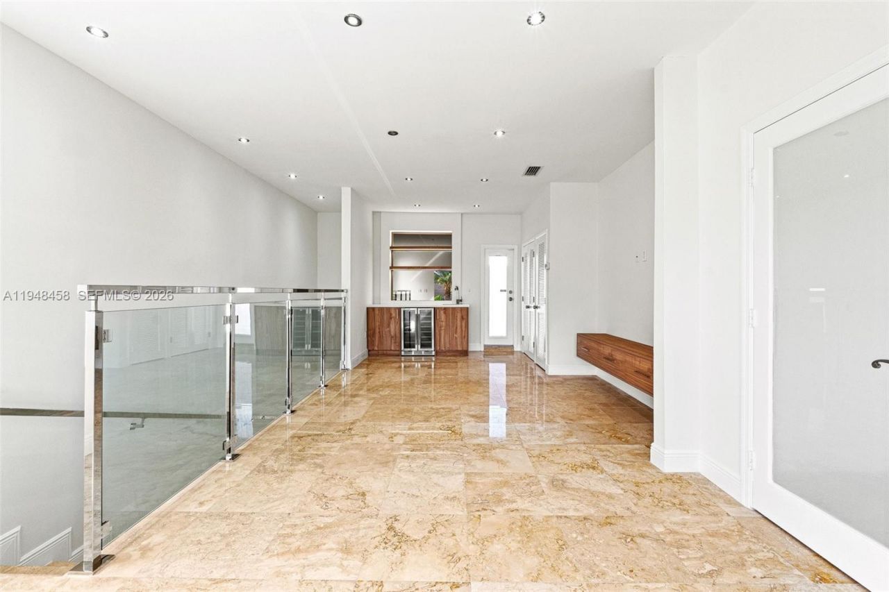 9901 NW 130th St , Hialeah Gardens, FL 33018 Photo