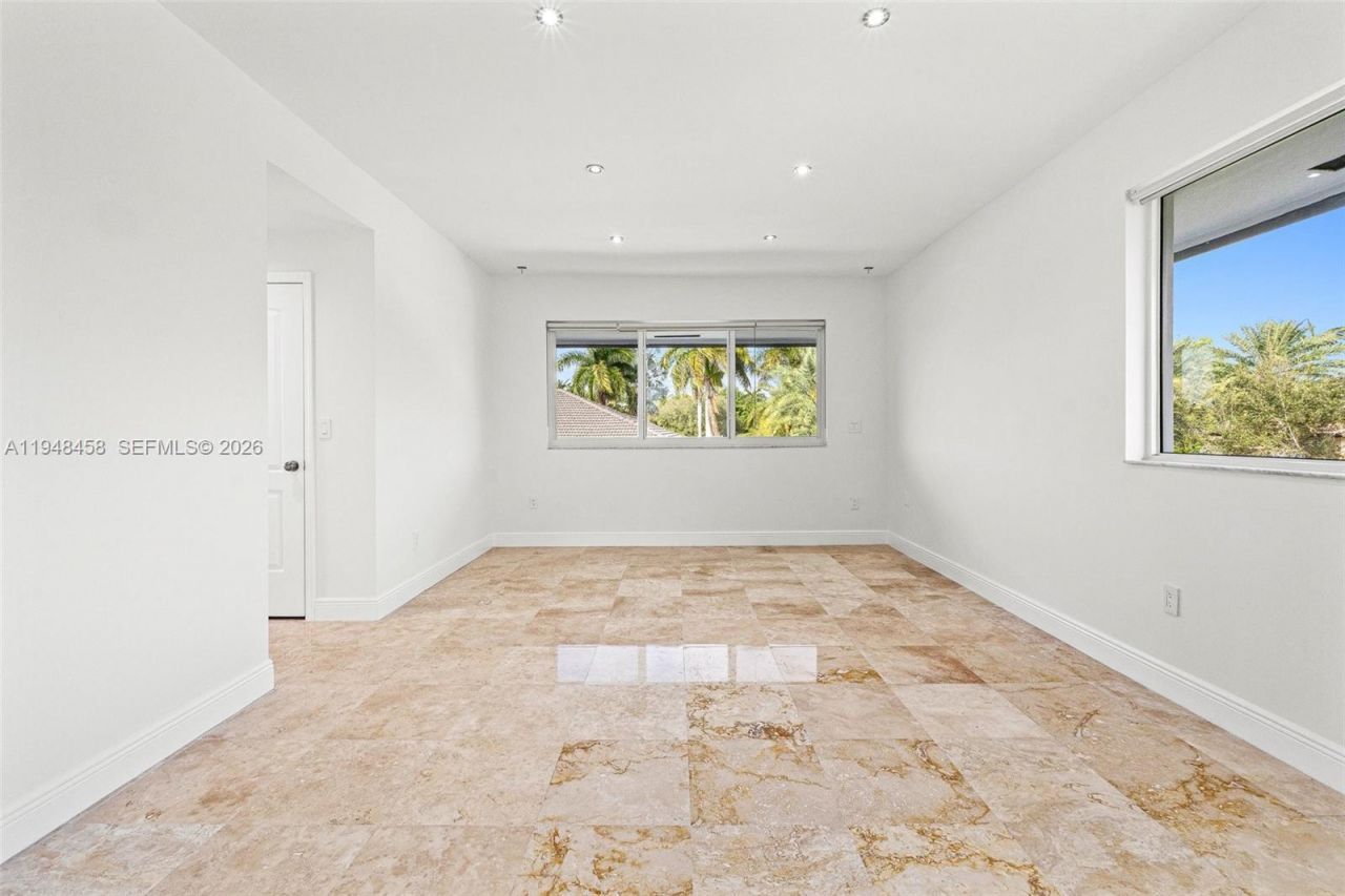 9901 NW 130th St , Hialeah Gardens, FL 33018 Photo