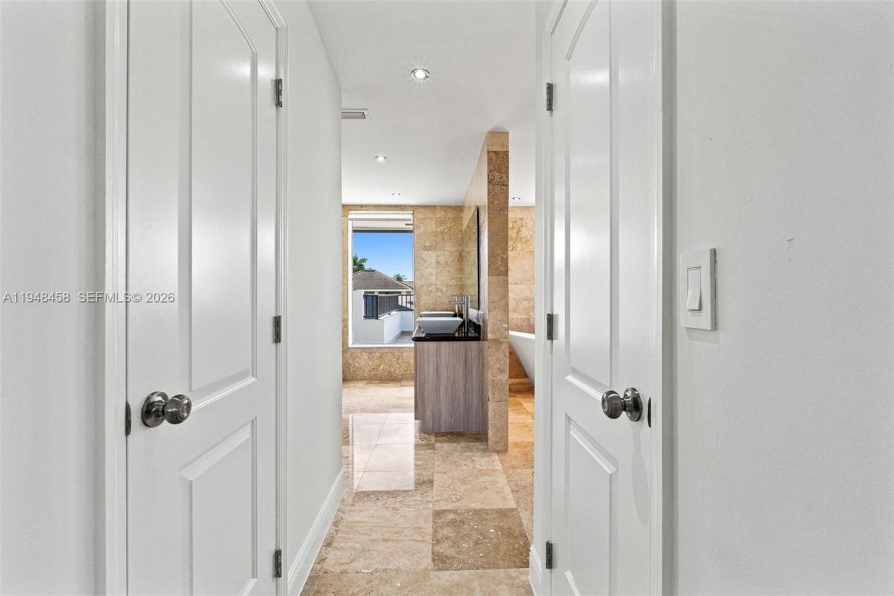 9901 NW 130th St , Hialeah Gardens, FL 33018 Photo