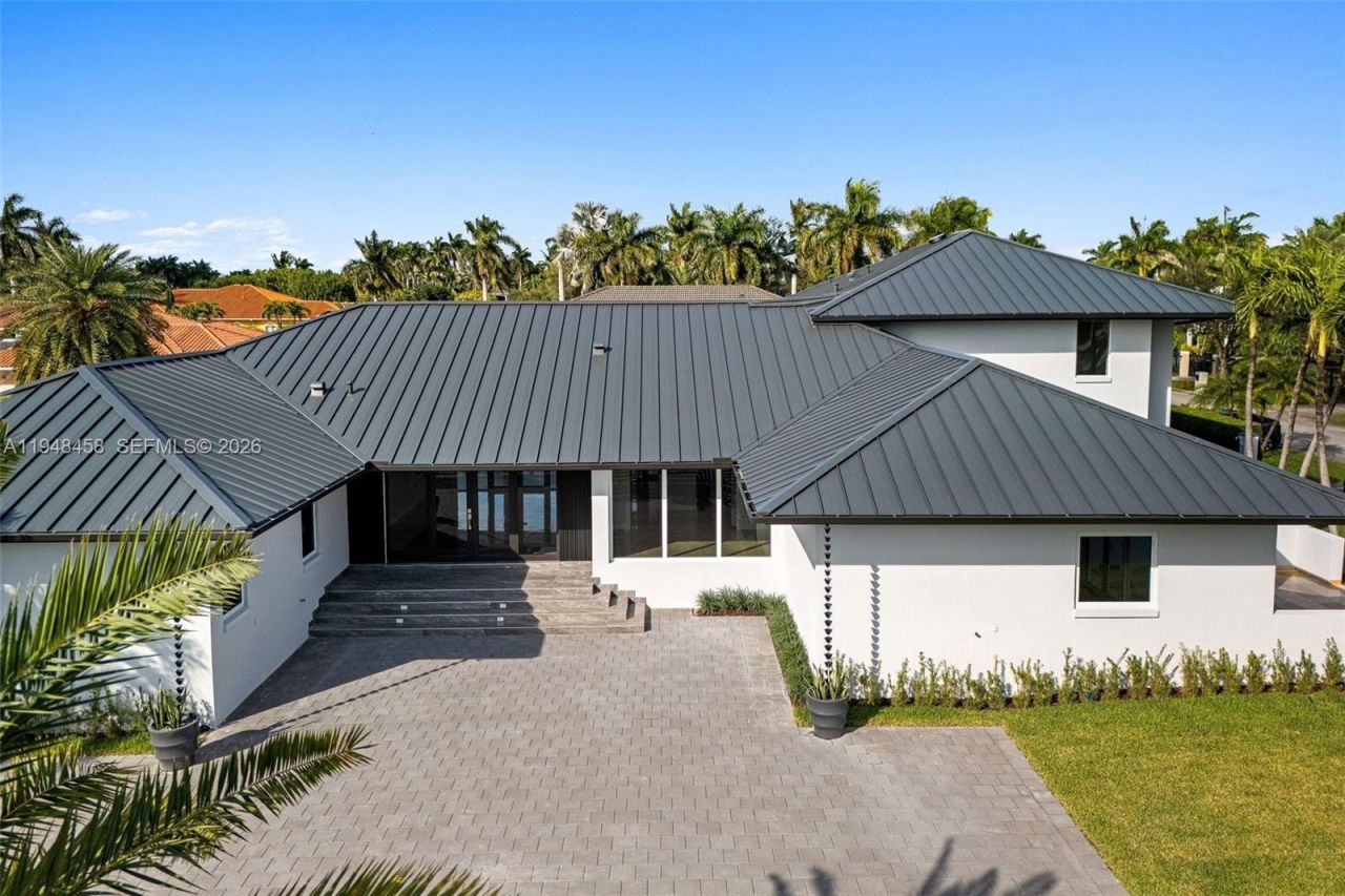 9901 NW 130th St , Hialeah Gardens, FL 33018 Photo