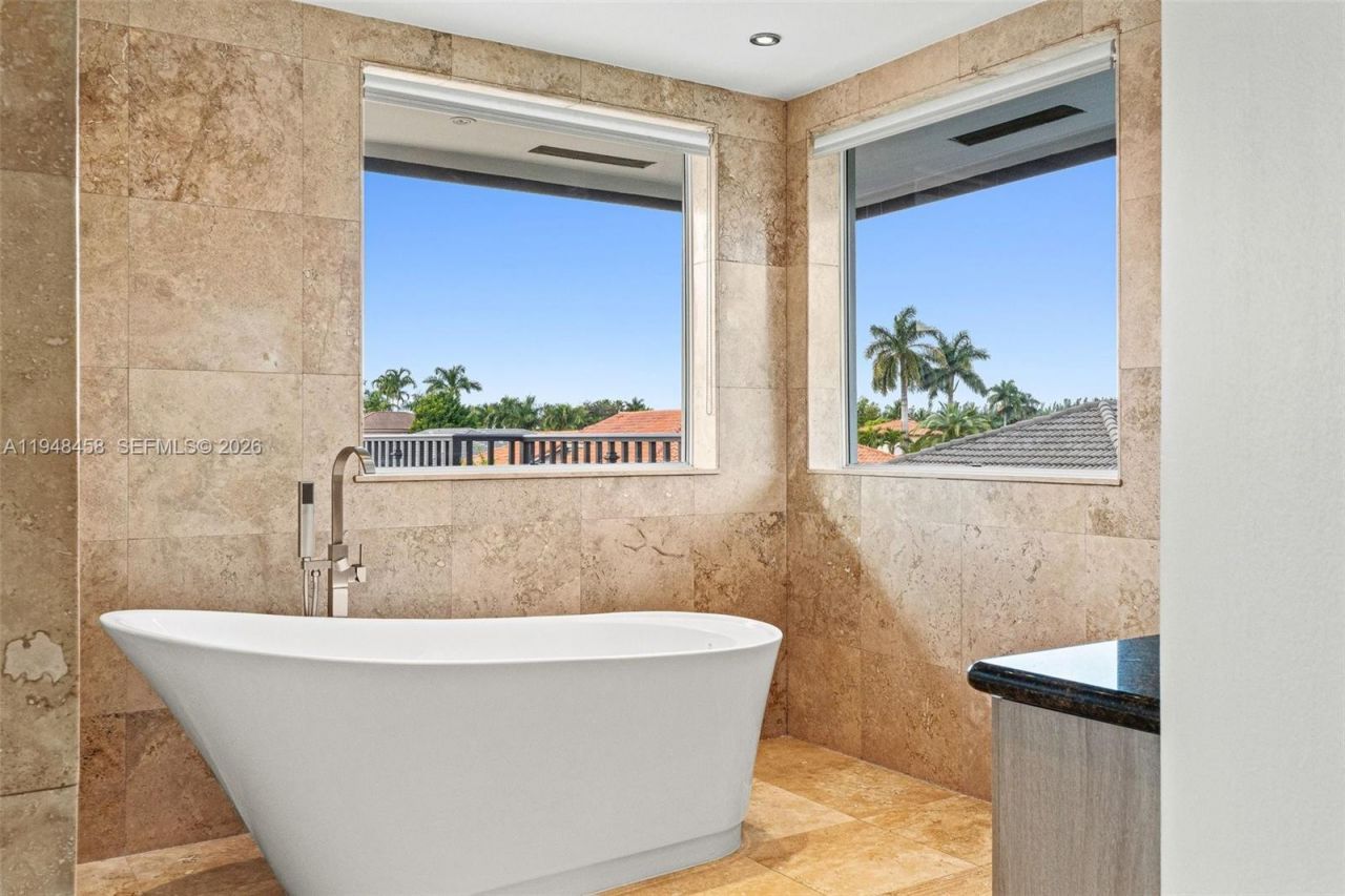 9901 NW 130th St , Hialeah Gardens, FL 33018 Photo