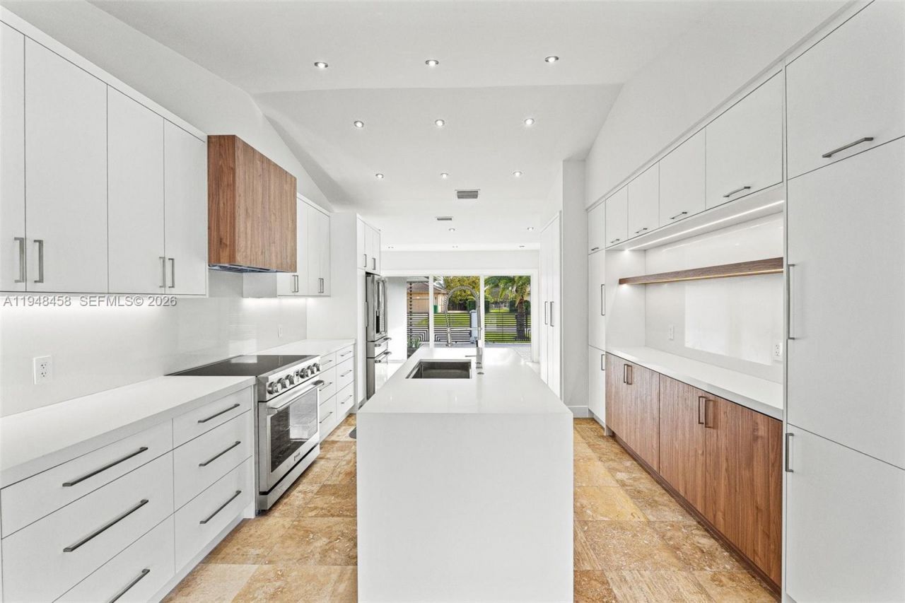 9901 NW 130th St , Hialeah Gardens, FL 33018 Photo