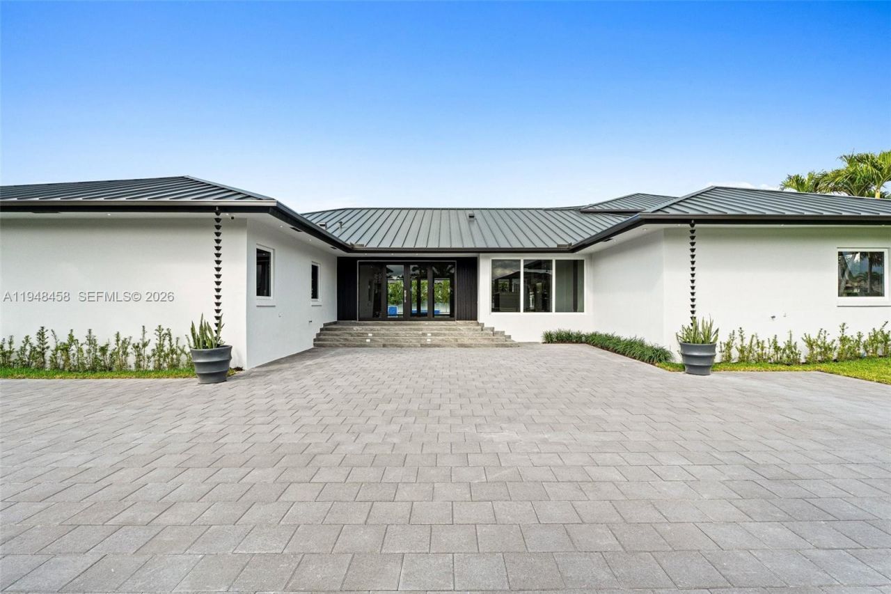 9901 NW 130th St , Hialeah Gardens, FL 33018 Photo