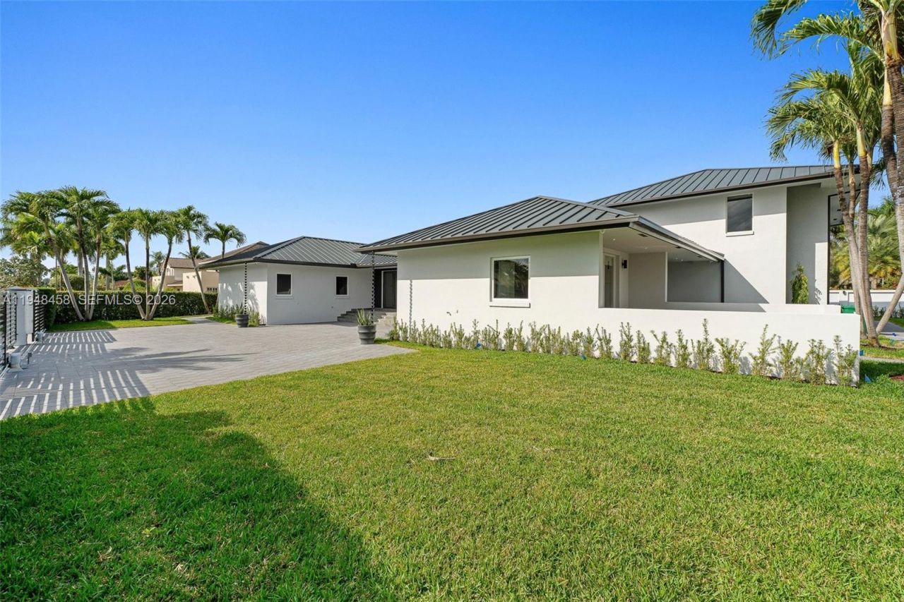 9901 NW 130th St , Hialeah Gardens, FL 33018 Photo