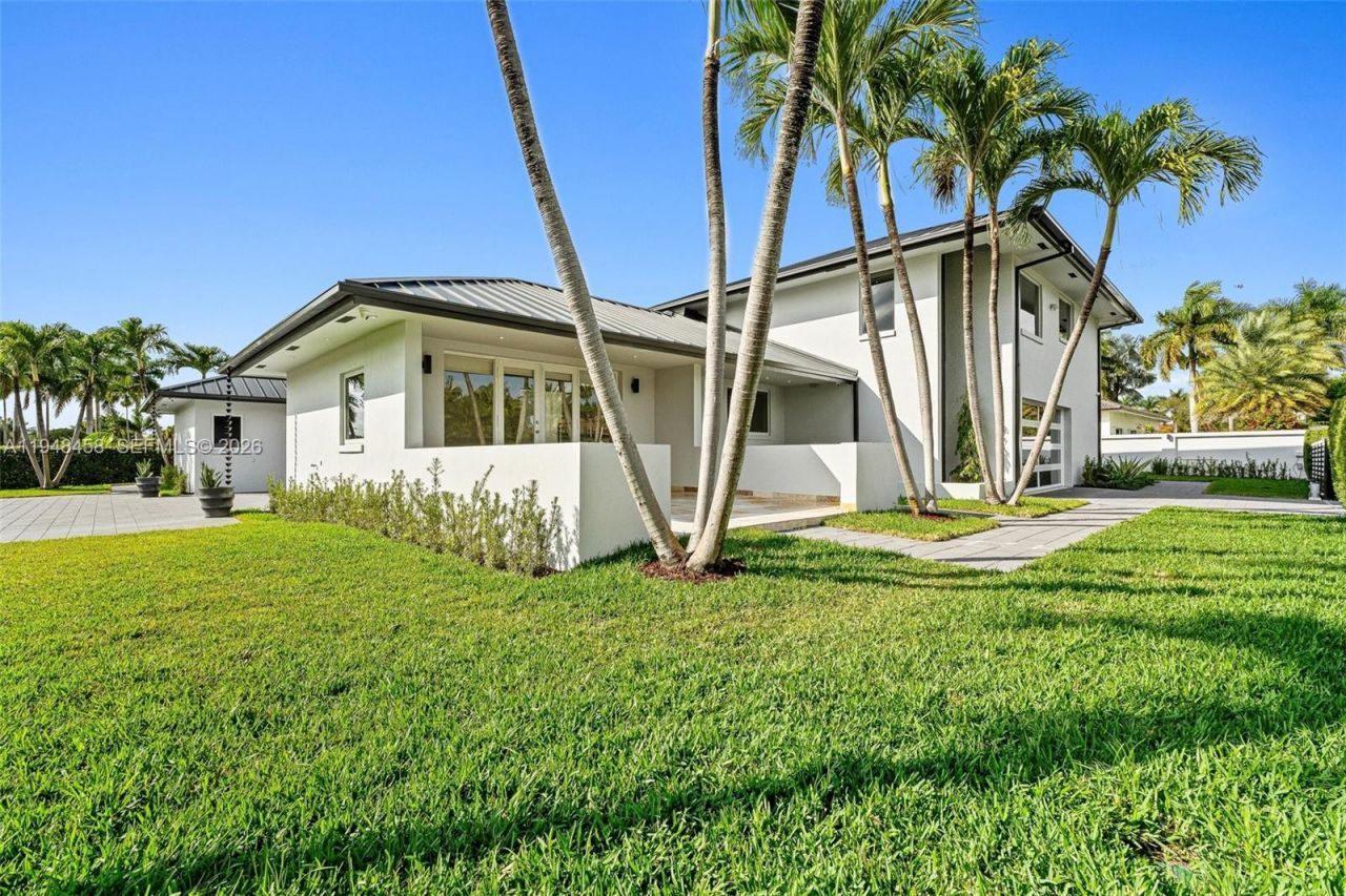 9901 NW 130th St , Hialeah Gardens, FL 33018 Photo