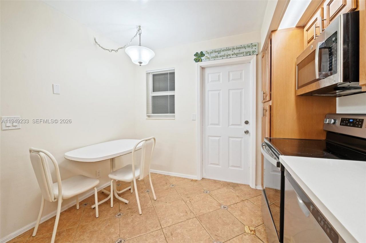 3111 NE 51st St, Unit 404C, Fort Lauderdale, FL 33308 Photo