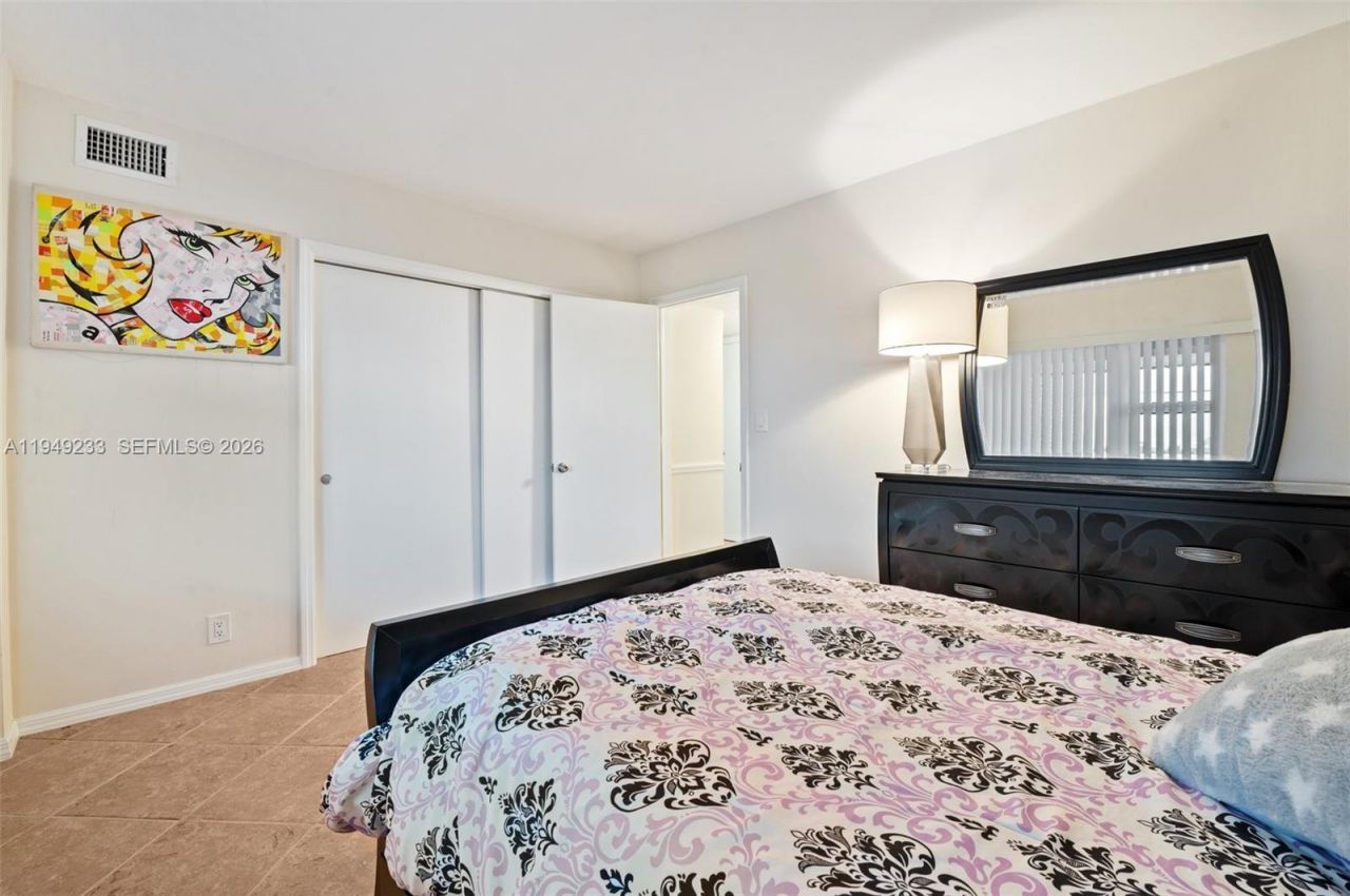 3111 NE 51st St, Unit 404C, Fort Lauderdale, FL 33308 Photo