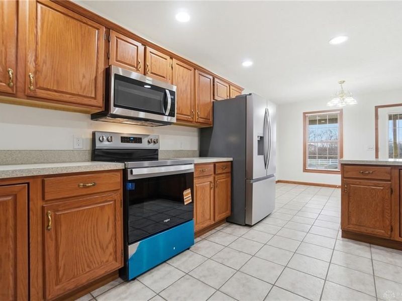 9048 Bedford Court, Clearcreek Township, OH 45458 Photo 12