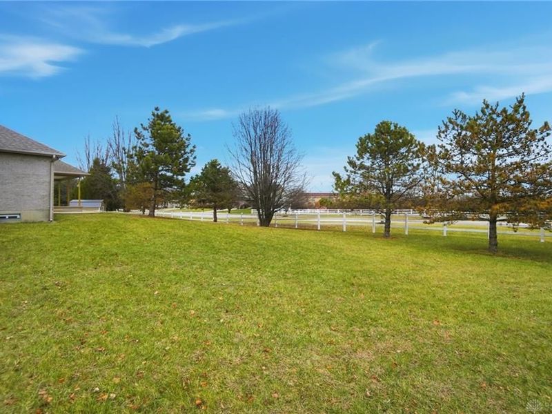 9048 Bedford Court, Clearcreek Township, OH 45458 Photo 27