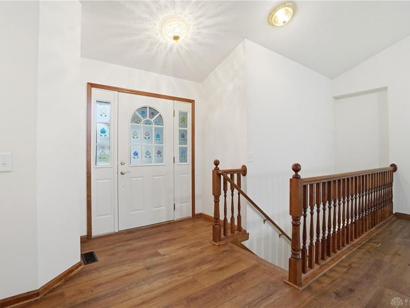 9048 Bedford Court, Clearcreek Township, OH 45458 Photo 4