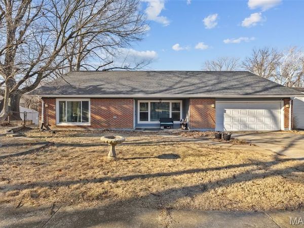 2713 Treadway Avenue, St Charles, MO 63301