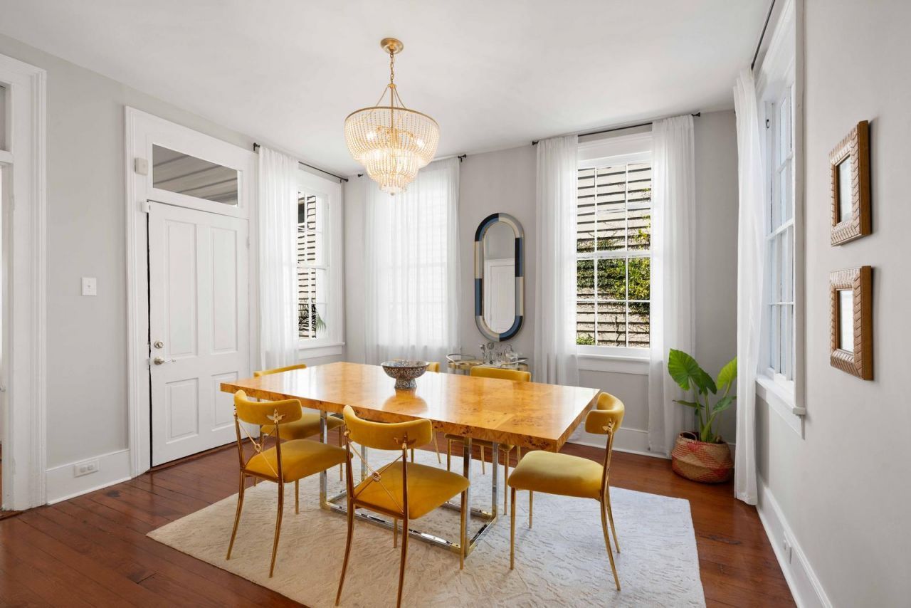 100 Queen Street Photo 12