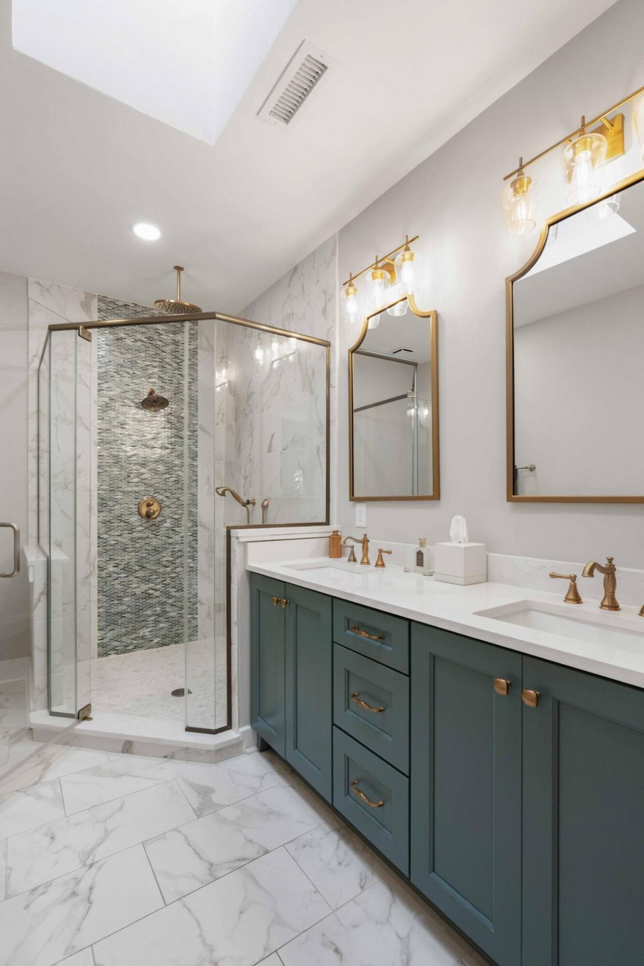 100 Queen Street Photo 25