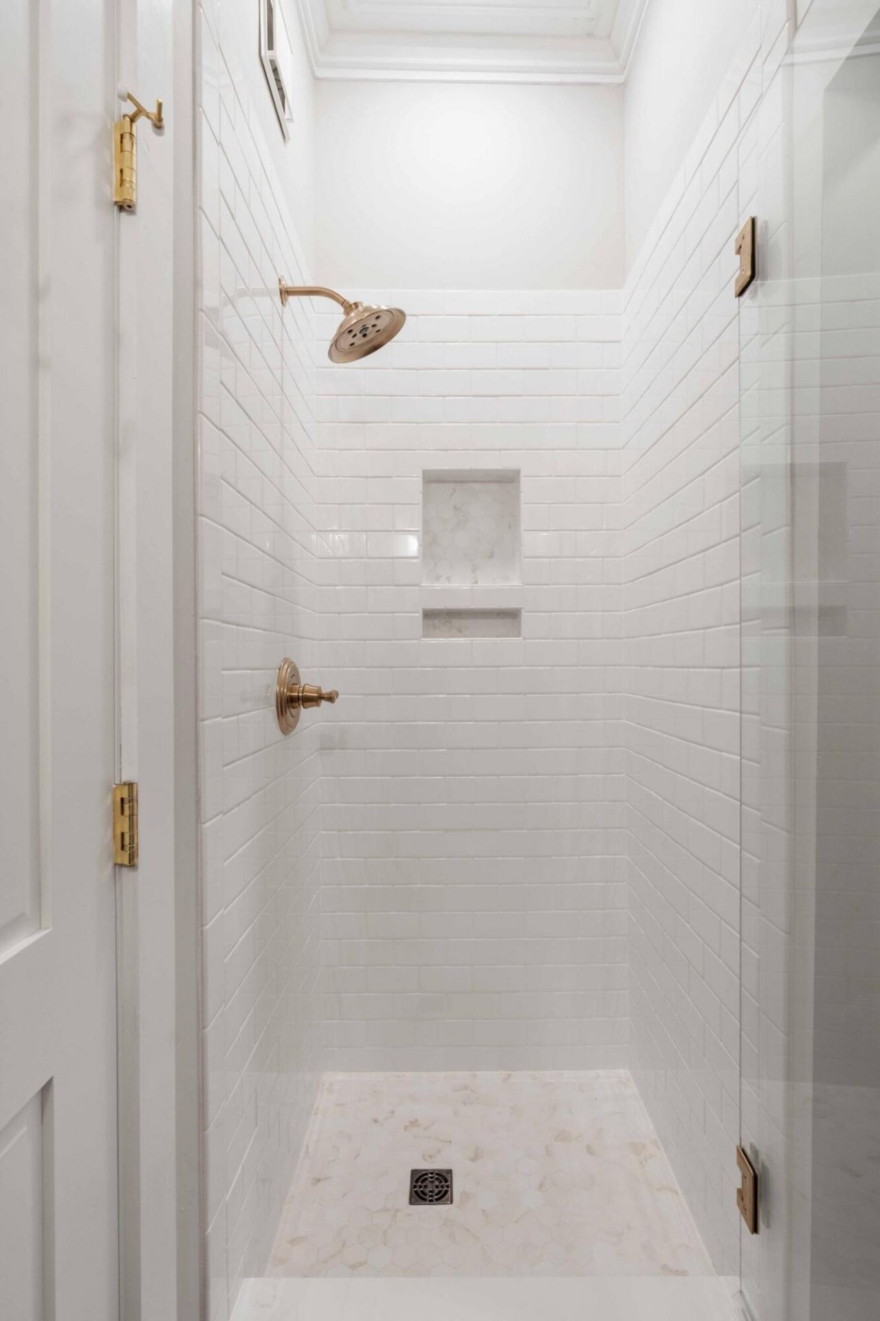 100 Queen Street Photo 32