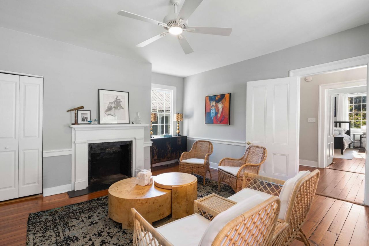 100 Queen Street Photo 39