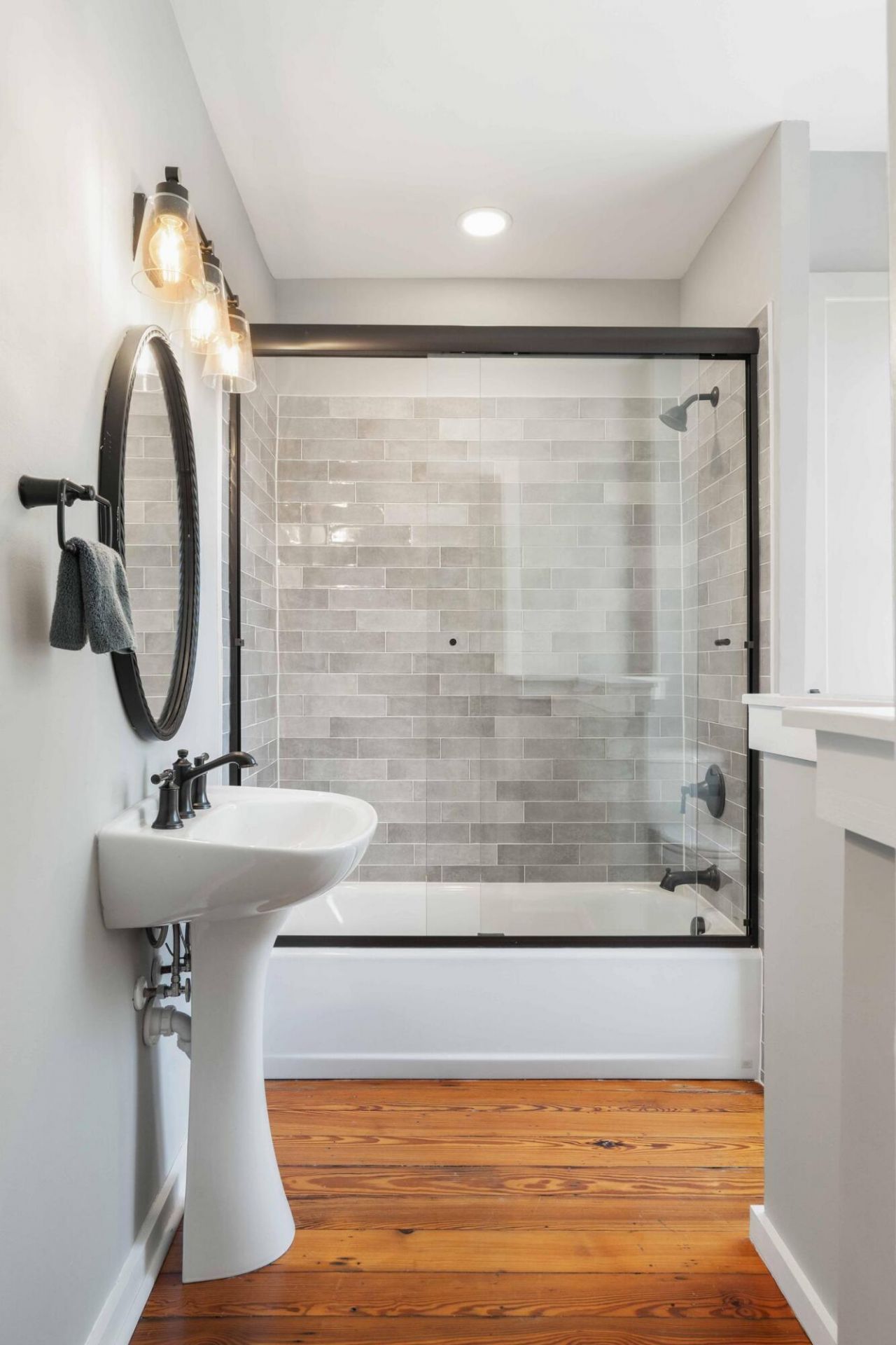 100 Queen Street Photo 41