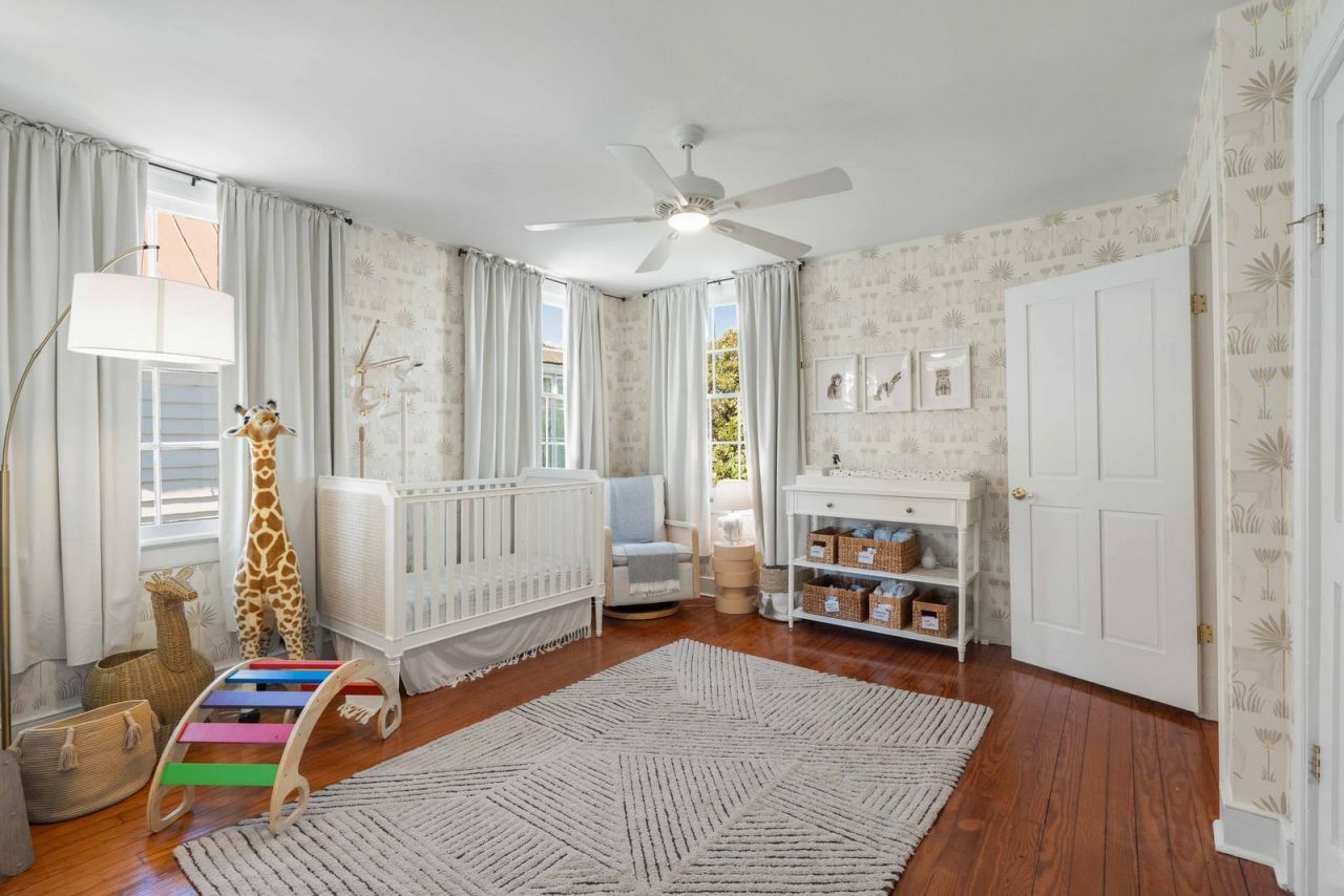 100 Queen Street Photo 42