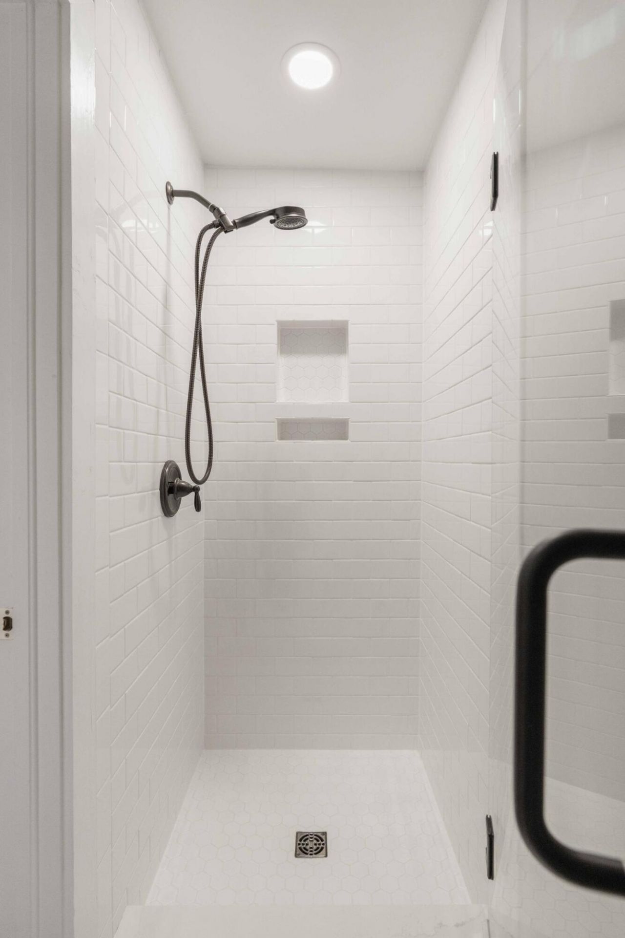 100 Queen Street Photo 46