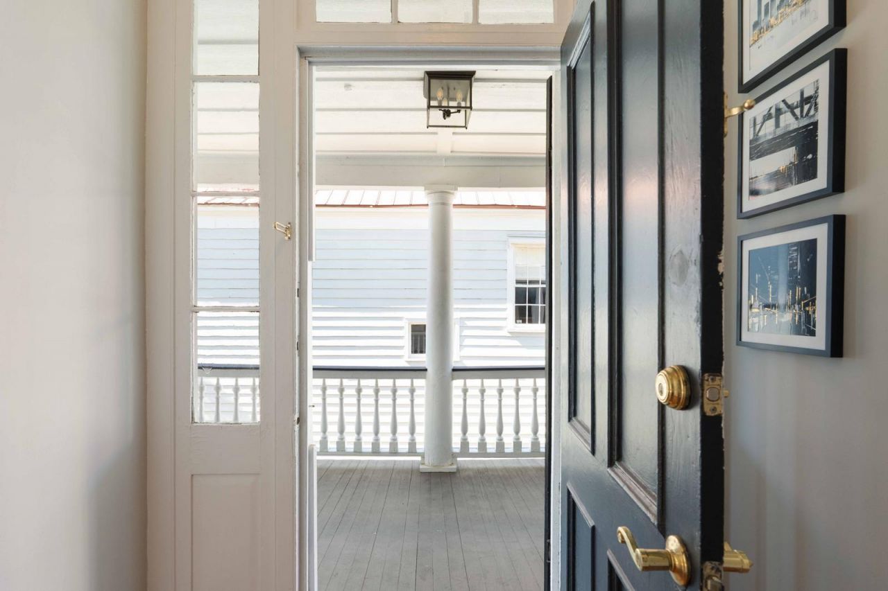 100 Queen Street Photo 47