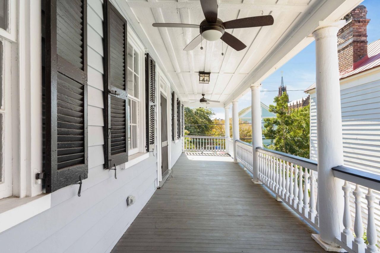 100 Queen Street Photo 48