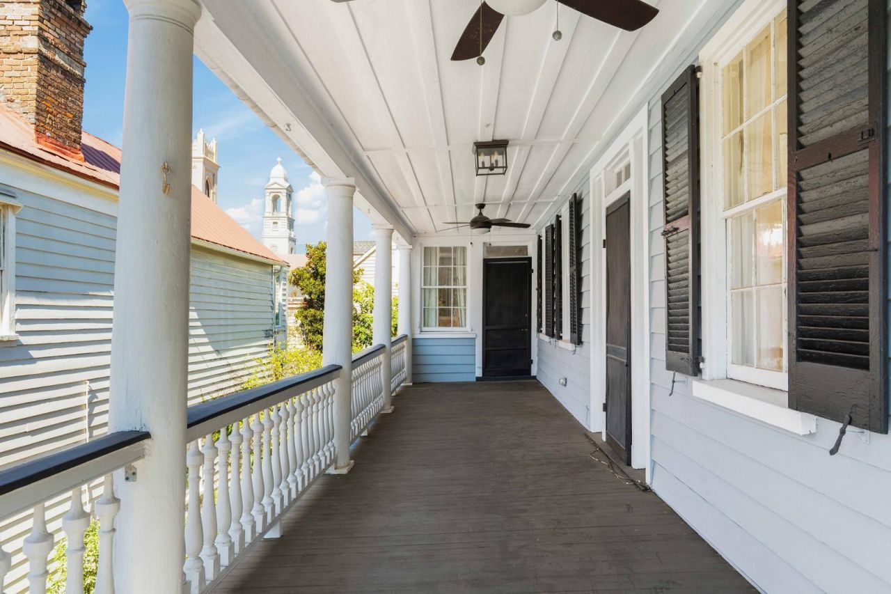 100 Queen Street Photo 49