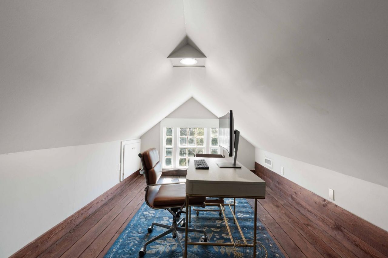 100 Queen Street Photo 53