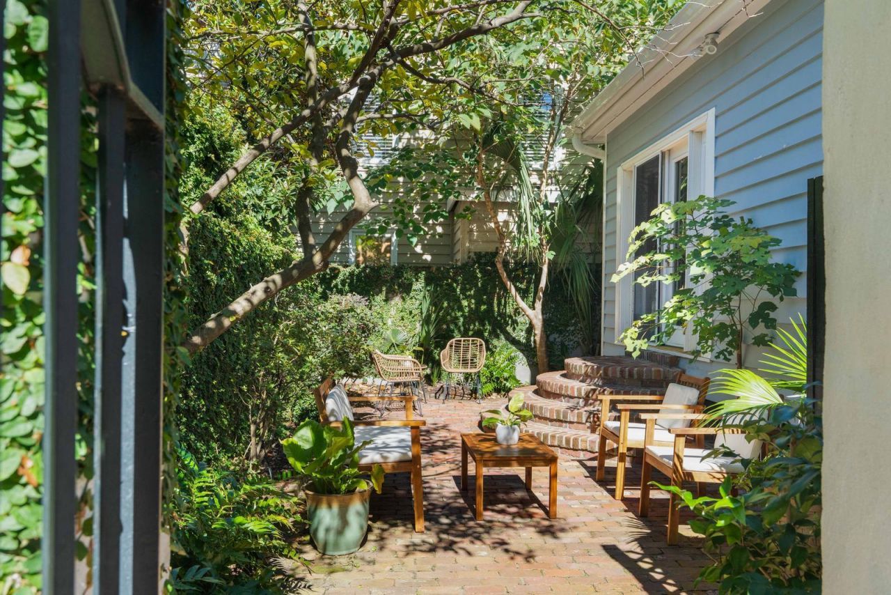 100 Queen Street Photo 56