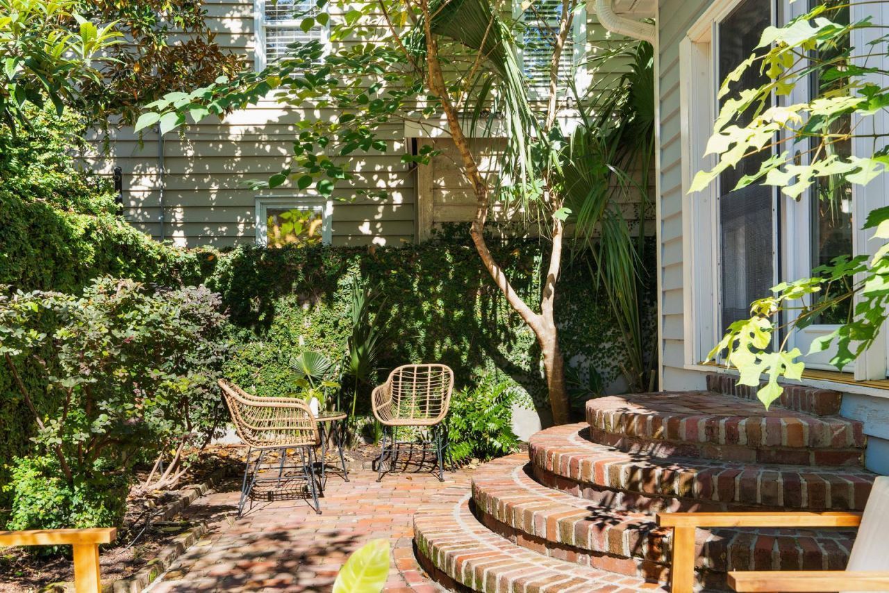 100 Queen Street Photo 58