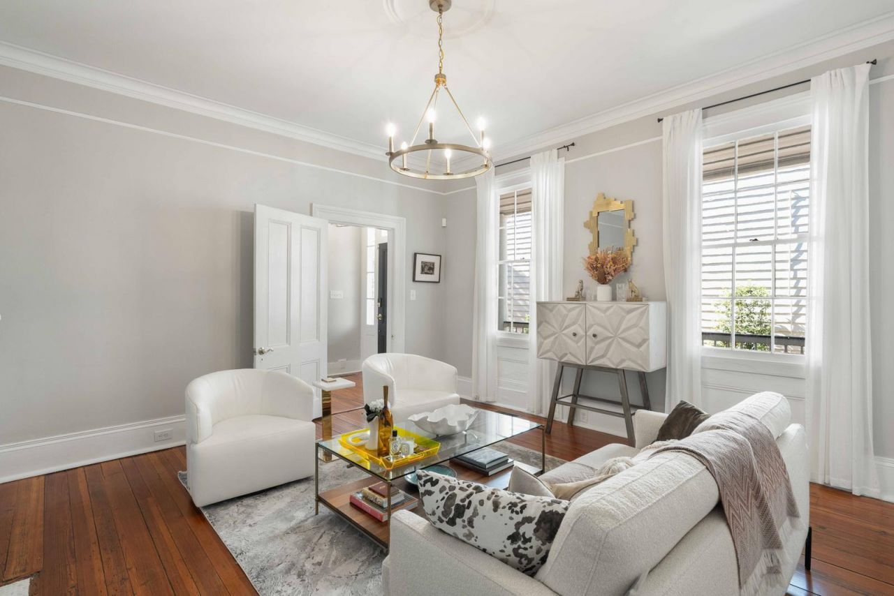 100 Queen Street Photo 9