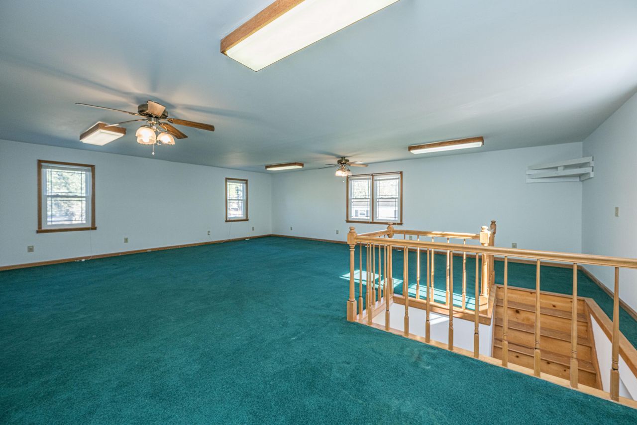 325 Linden Court Photo 38