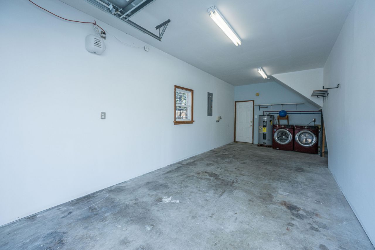 325 Linden Court Photo 40