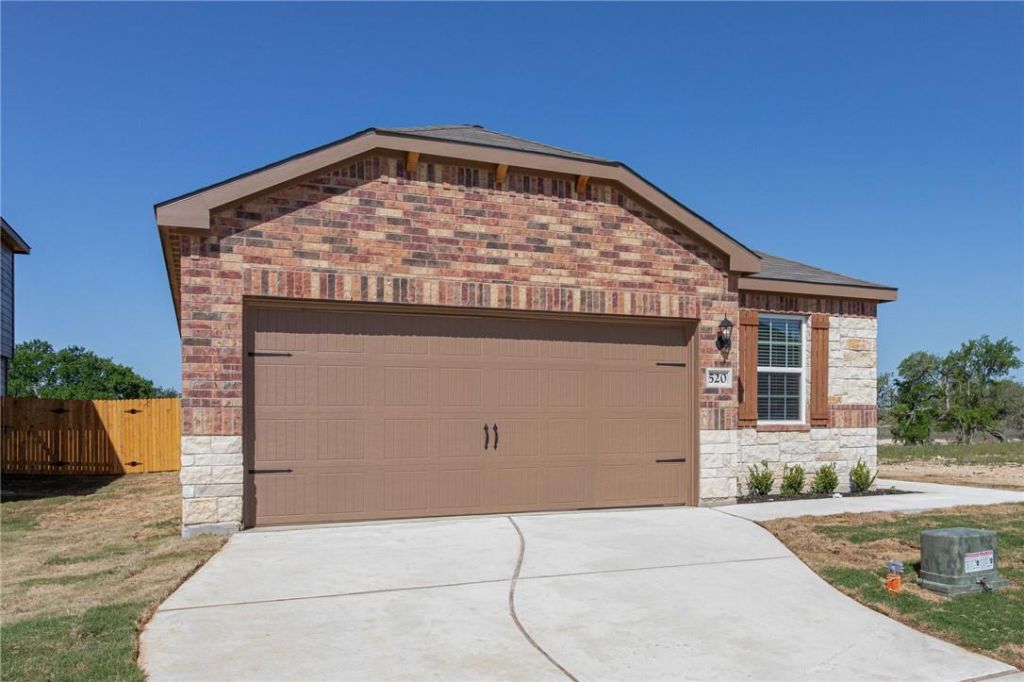 520 Republic Dr, Liberty Hill, TX 78642 Main Photo