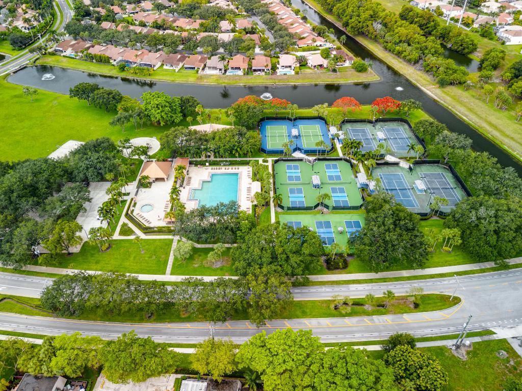 3507 Village Boulevard, Unit 401, West Palm Beach, FL 33409 Photo