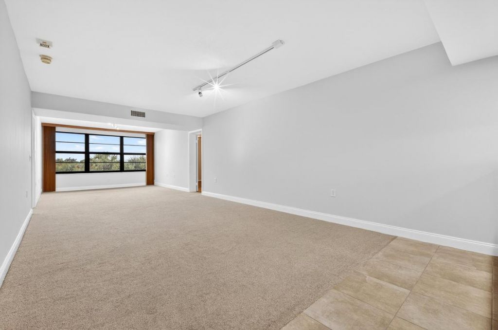 3507 Village Boulevard, Unit 401, West Palm Beach, FL 33409 Photo