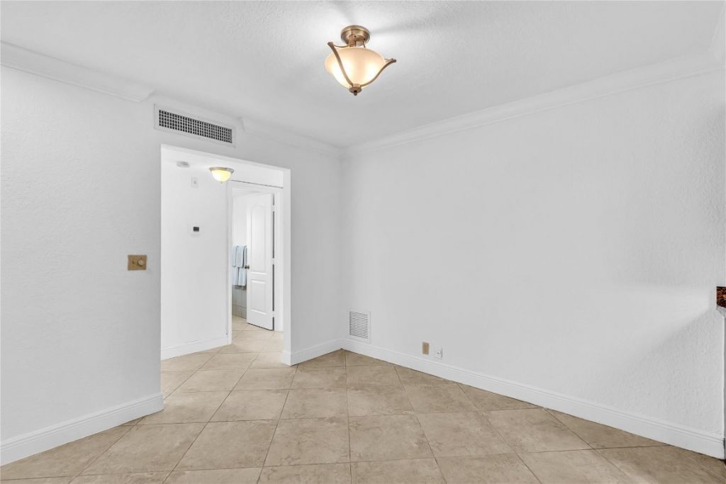 4001 NE 21st Avenue, Unit 202, Fort Lauderdale, FL 33308 Photo