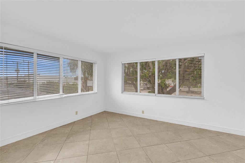 4001 NE 21st Avenue, Unit 202, Fort Lauderdale, FL 33308 Photo