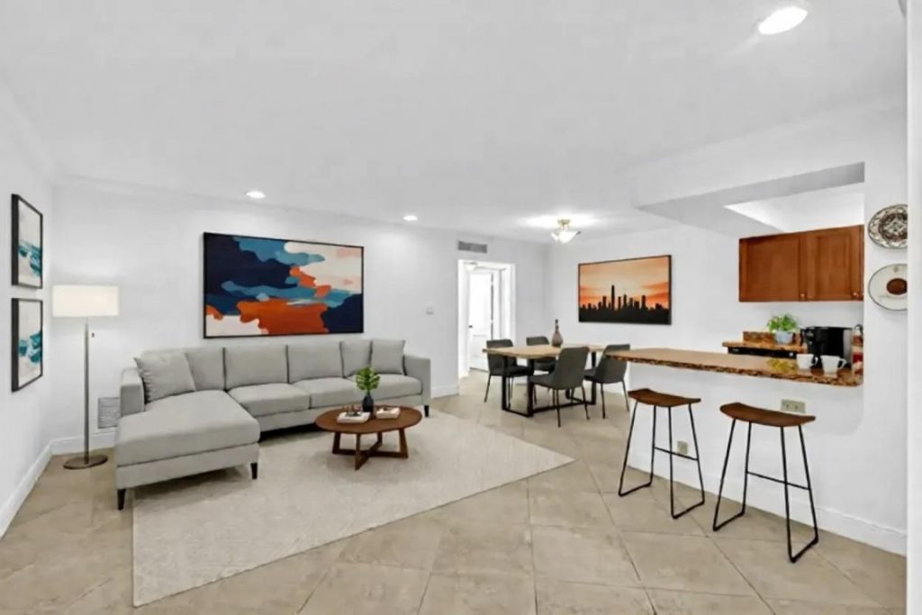 4001 NE 21st Avenue, Unit 202, Fort Lauderdale, FL 33308 Photo