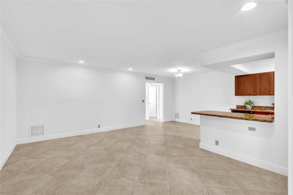 4001 NE 21st Avenue, Unit 202, Fort Lauderdale, FL 33308 Photo