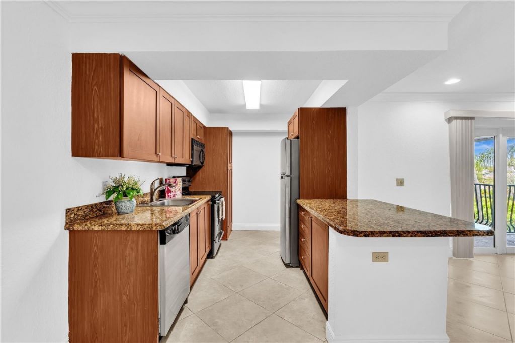 4001 NE 21st Avenue, Unit 202, Fort Lauderdale, FL 33308 Photo