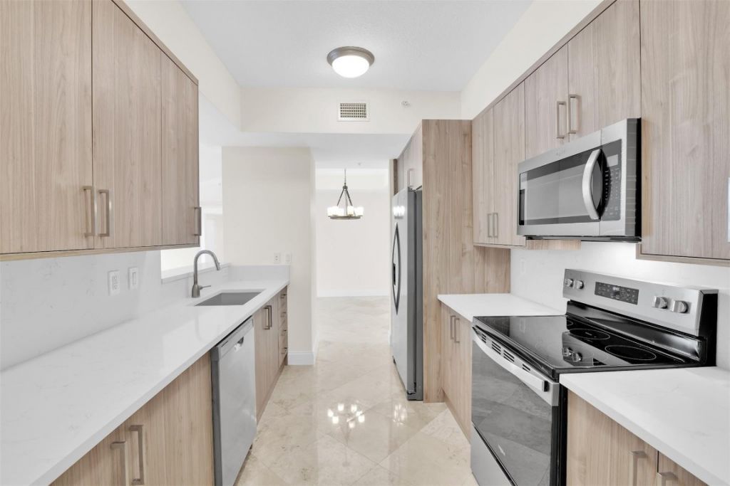 101 SE 20th Avenue, Unit 406, Deerfield Beach, FL 33441 Photo