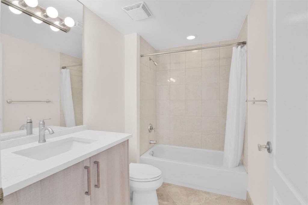 101 SE 20th Avenue, Unit 406, Deerfield Beach, FL 33441 Photo