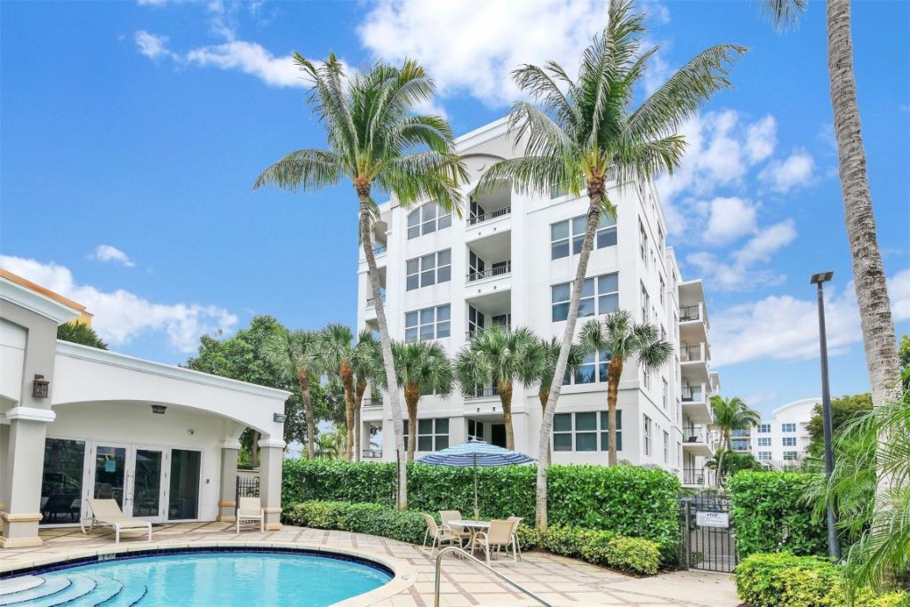 101 SE 20th Avenue, Unit 406, Deerfield Beach, FL 33441 Photo